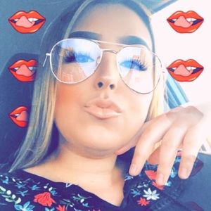 Meet your Posher, Sierra